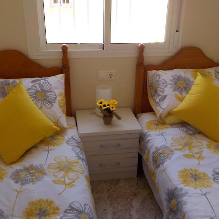 奥里韦拉Casa La Zenia Elite Townhouse With Shared Pool And 10 Minutes Walk To Beach别墅 外观 照片