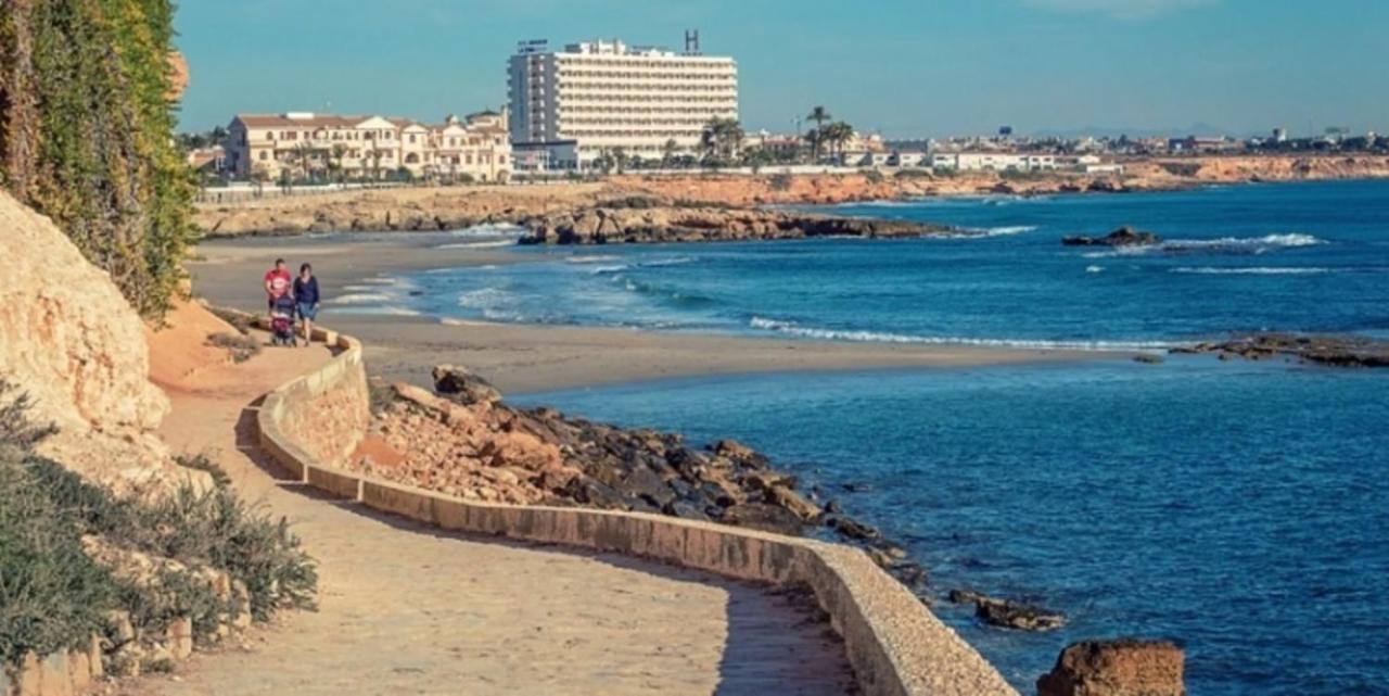 奥里韦拉Casa La Zenia Elite Townhouse With Shared Pool And 10 Minutes Walk To Beach别墅 外观 照片