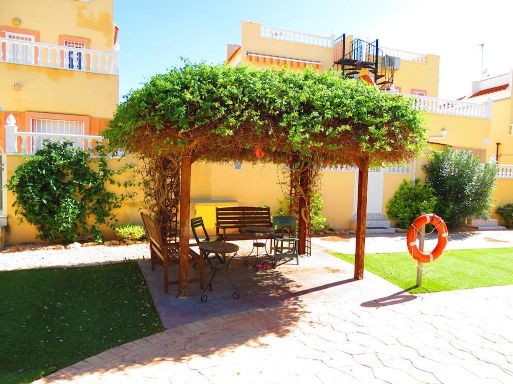 奥里韦拉Casa La Zenia Elite Townhouse With Shared Pool And 10 Minutes Walk To Beach别墅 外观 照片