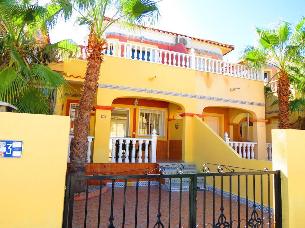 奥里韦拉Casa La Zenia Elite Townhouse With Shared Pool And 10 Minutes Walk To Beach别墅 外观 照片